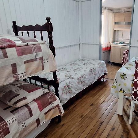 CASA completa em TORRES-RS - O MELHOR CUSTO BENEFICIO na mais bela praia Gaúcha - Cozinha - Banheiro - Ar condicionado - Smart TV 32 Android Apps Youtube - Netflix - Prime Vídeo e Wi-Fi - Estacionamento - Acomoda até 10 pessoas - Anfitriã Superhost n Torres Exterior foto