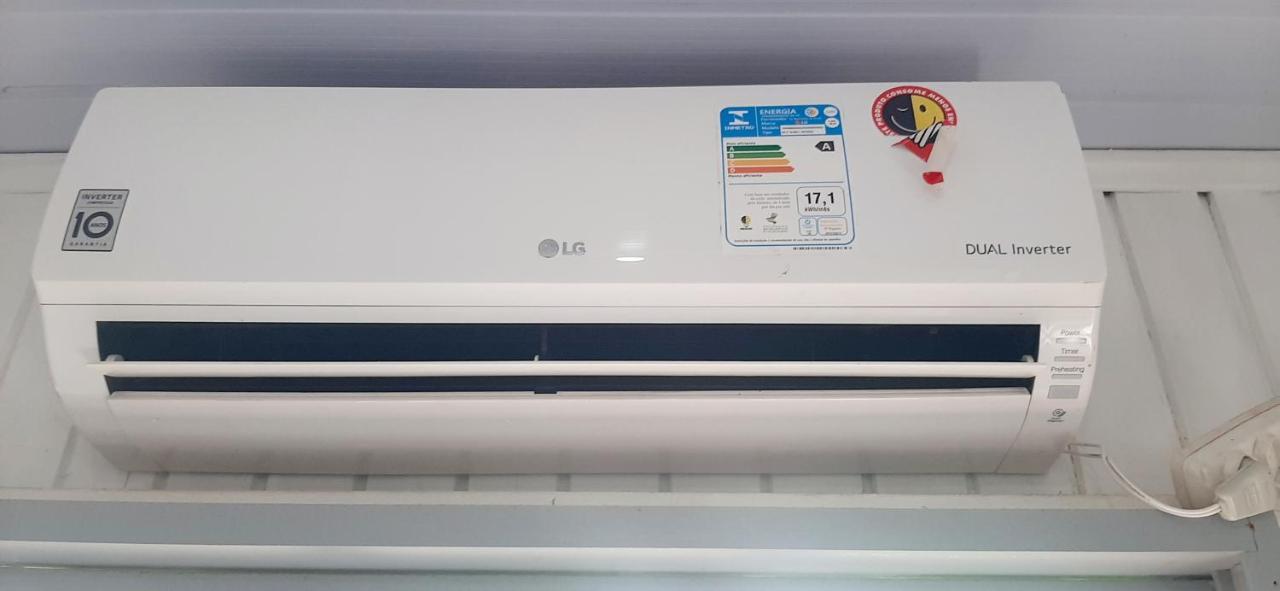CASA completa em TORRES-RS - O MELHOR CUSTO BENEFICIO na mais bela praia Gaúcha - Cozinha - Banheiro - Ar condicionado - Smart TV 32 Android Apps Youtube - Netflix - Prime Vídeo e Wi-Fi - Estacionamento - Acomoda até 10 pessoas - Anfitriã Superhost n Torres Exterior foto